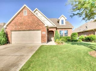 11508 Round Leaf Dr, Fort Worth, TX 76244