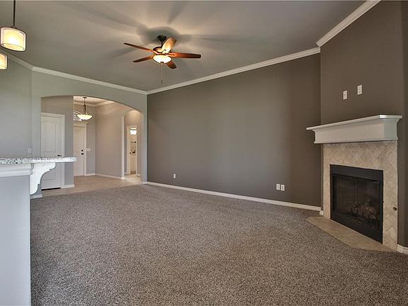 5th image of 8021 NW 160th St