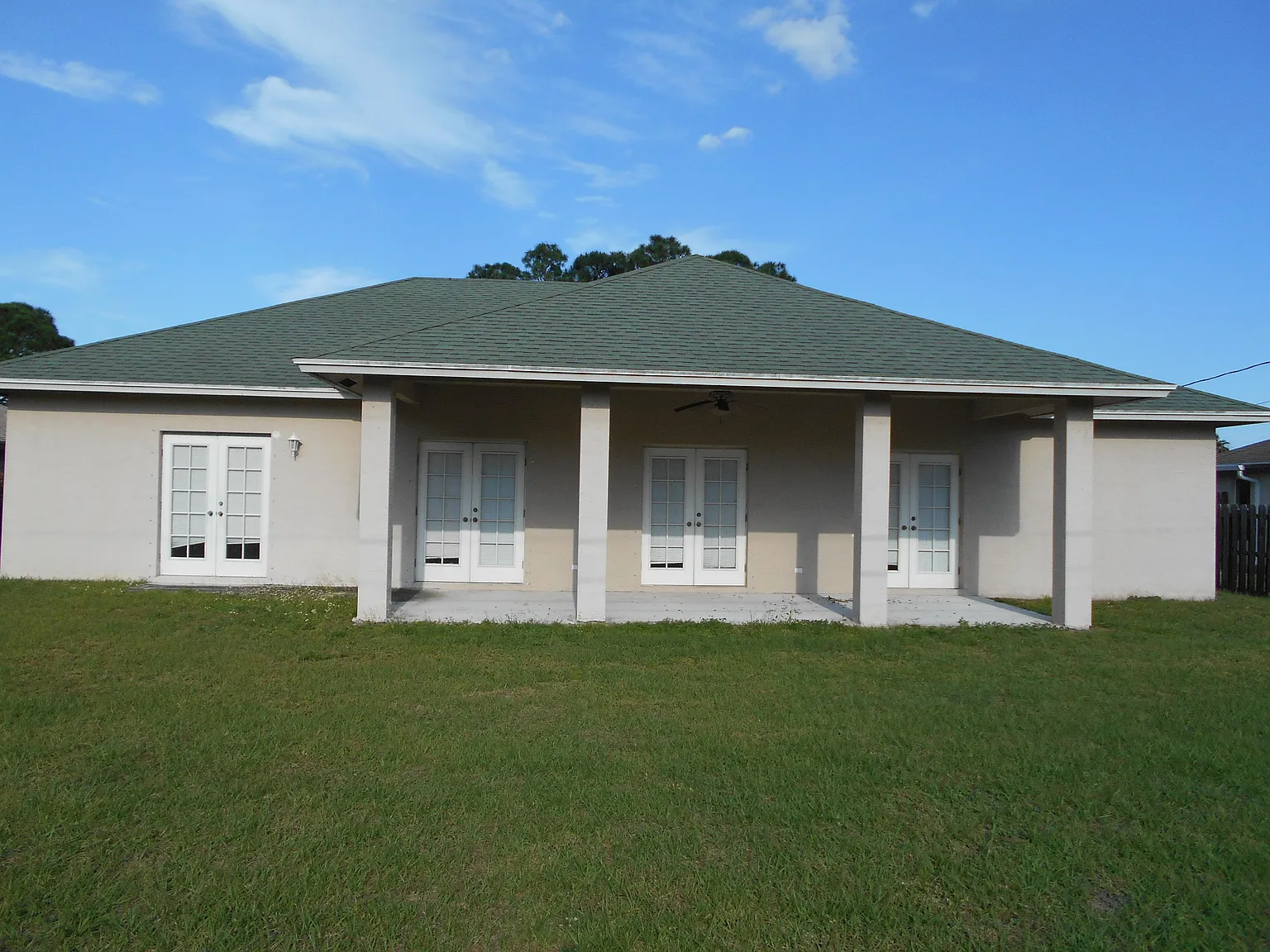 3 bed, 2.0 bath, 1852 sqft, $2,500 — Photo 4
