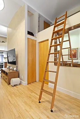 Rented by Halstead Real Estate | media 19