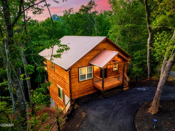 936 Fir St, Sevierville, TN 37876