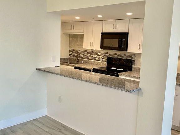 2nd image of 470 3rd St S Unit 719
