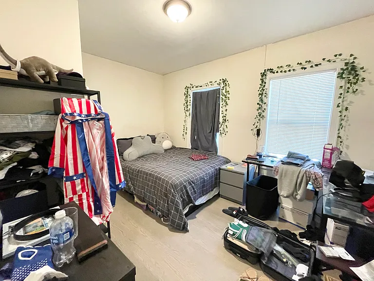 21 Iroquois St #1L — Photo 6