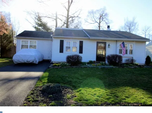 122 Piano Dr, Newark, DE 19713