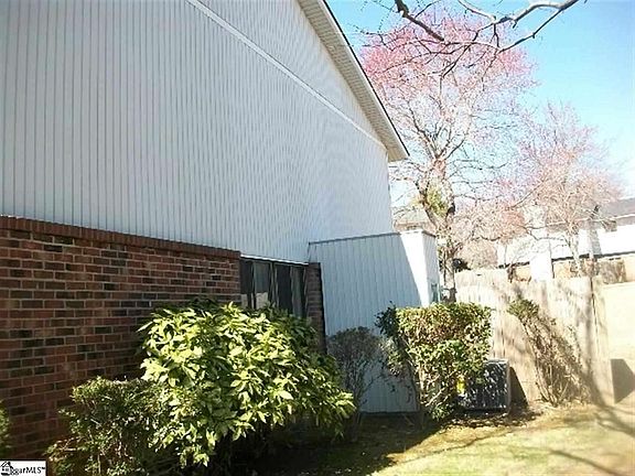 4th image of 24 Briarglen Pl