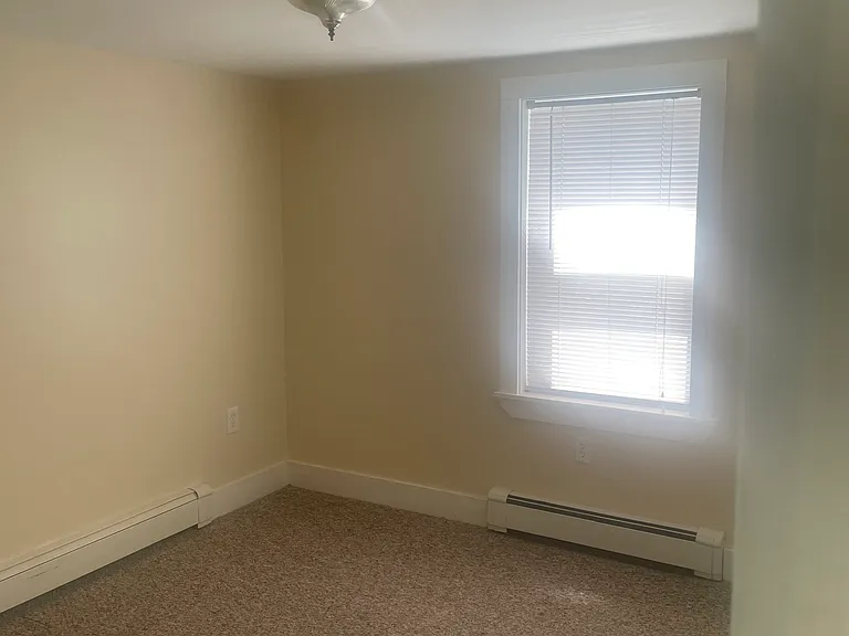 24 Cleveland St — Photo 6