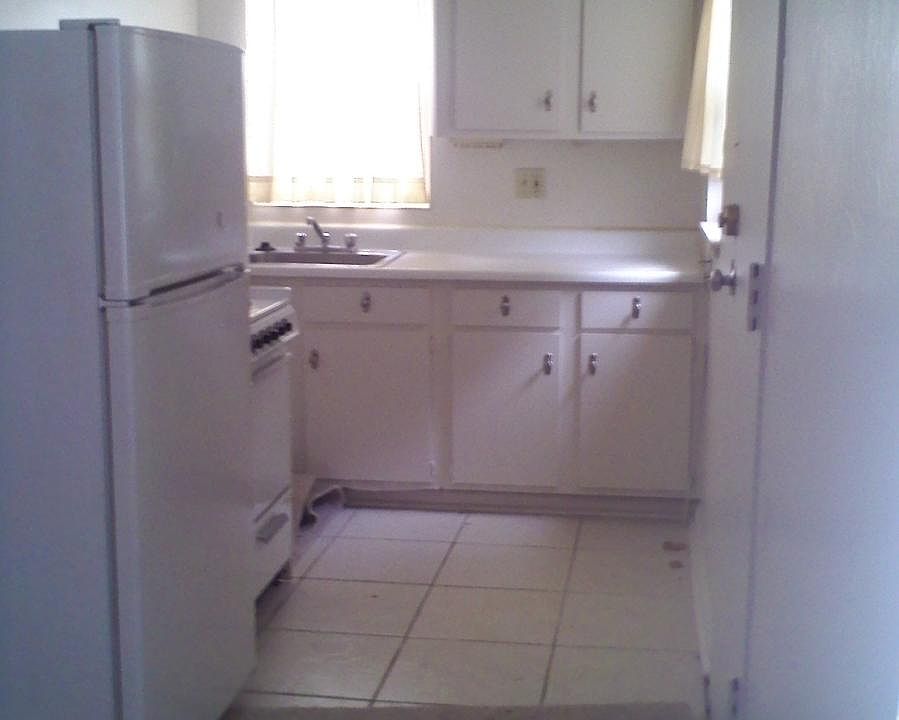 2nd image of 15 Lenox Ave APT 2