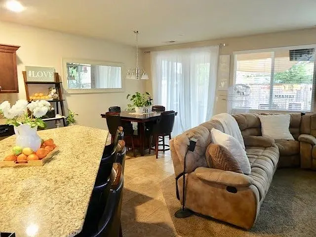 693 Kaweah Ave — Photo 13