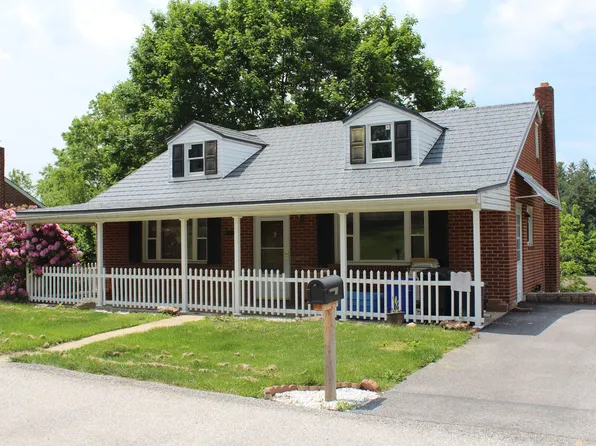 254 Ridge Ave, Glen Rock, PA 17327