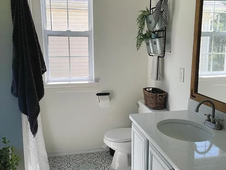 240 Solness Ave — Photo 4