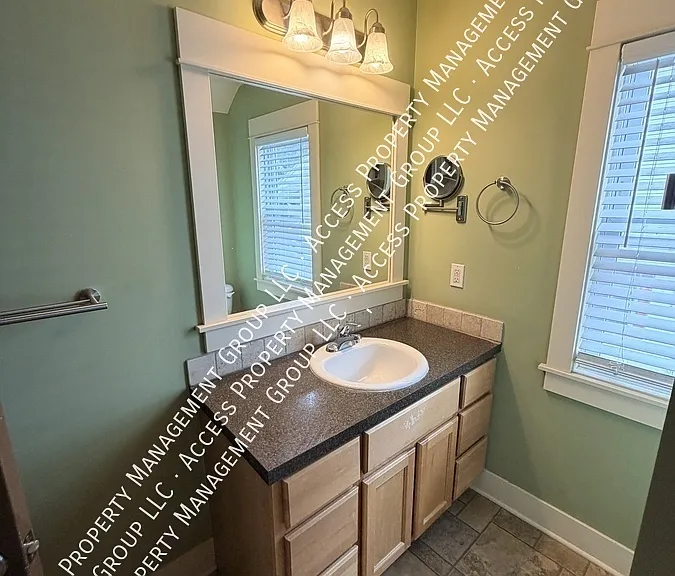 238 Dale St NE — Photo 27