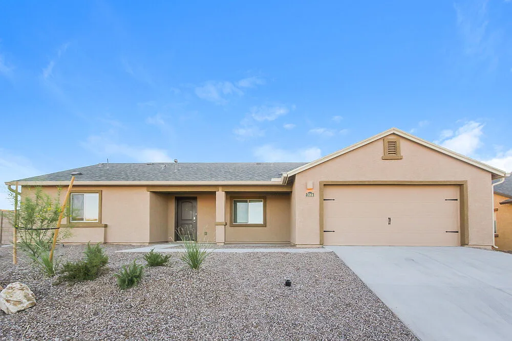3 bed, 2.0 bath, 1531 sqft, $1,725 — Photo 1