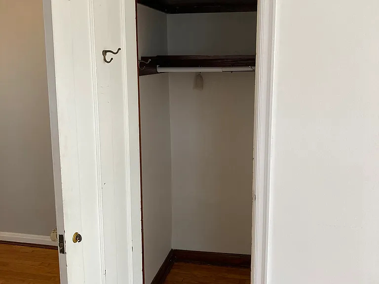 2818 Lawndale Ave #4 — Photo 11