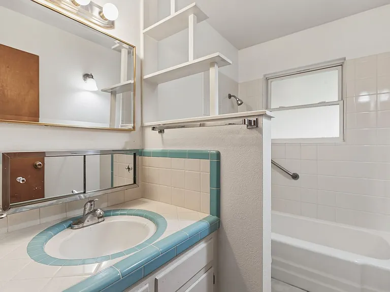 1405 Oregon Ave #B — Photo 3