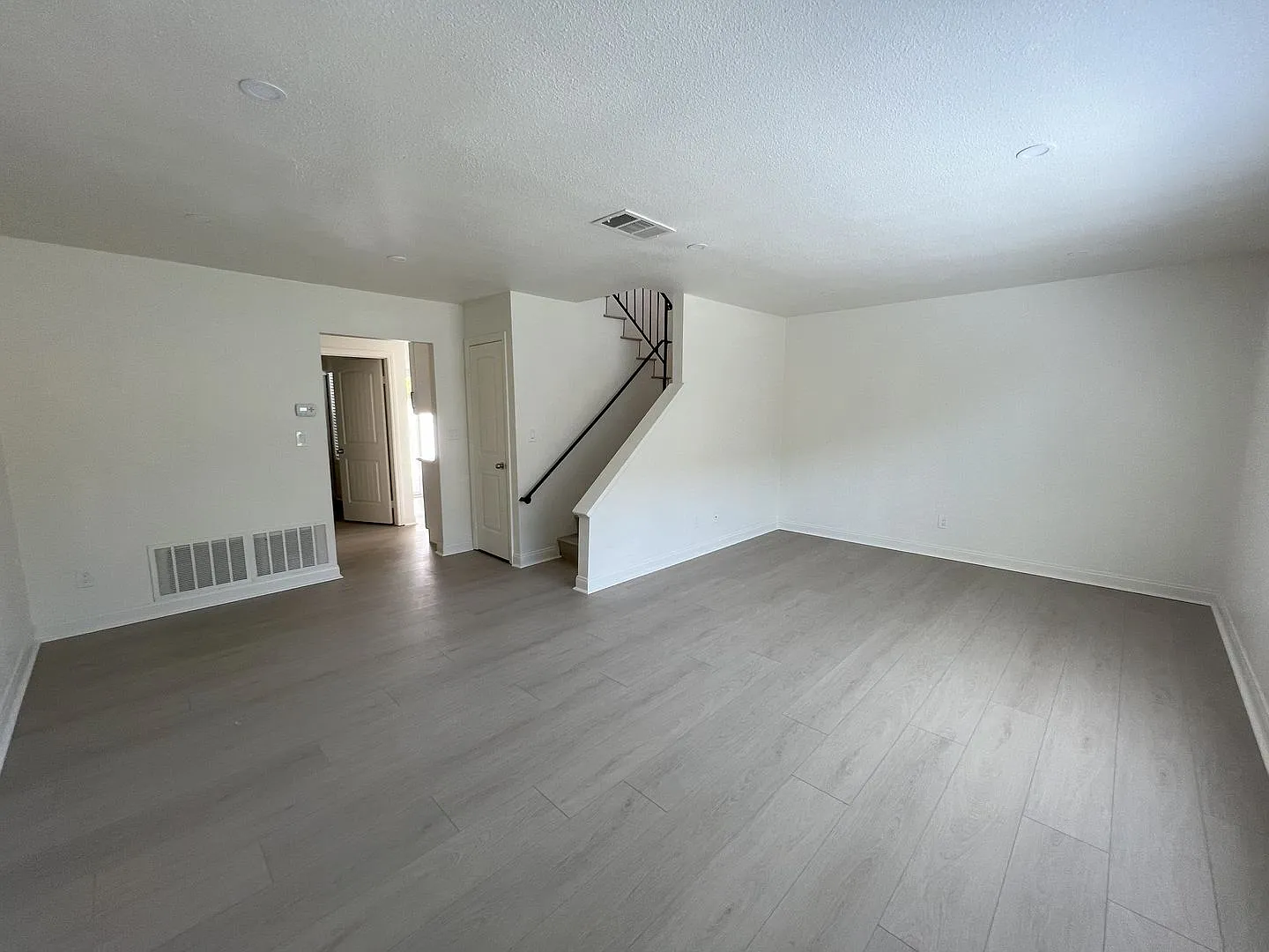 Lone Pine Townhomes — Photo 2
