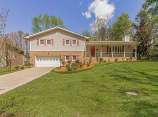709 Woodgreen Ln, Kingsport, TN 37660