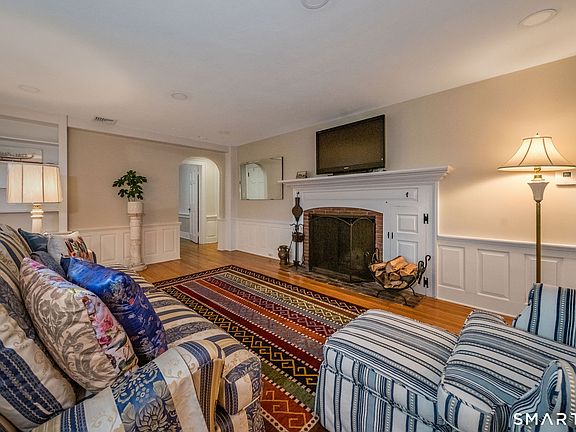3rd image of 6 Cedar Island Avenue