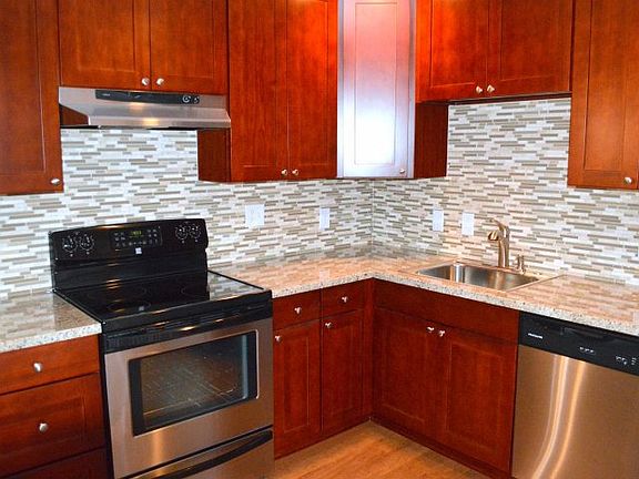 3rd image of 1350 Bellefield Park Ln