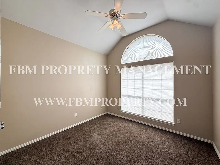 19 Country Club Place - 3 Bedroom, 2 Bathroom Home in Waxahachie, TX! — Photo 12