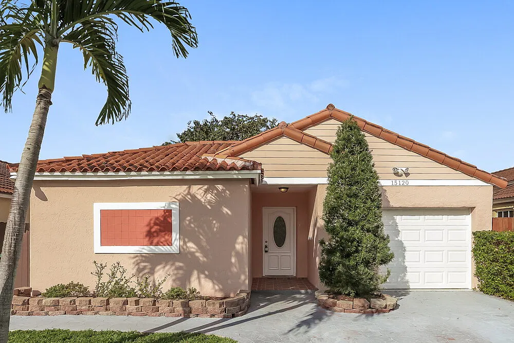 3 bed, 2.0 bath, 1367 sqft, $3,080 — Photo 1