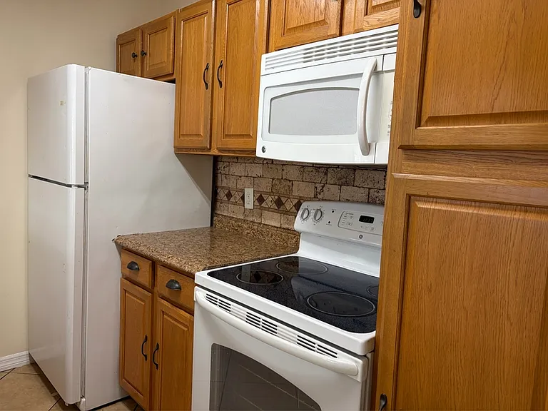 807 Timbers Ct #1 — Photo 4