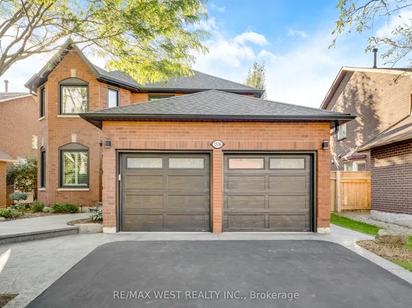 1136 Goodson Cres, Oakville, ON L6H 4A4