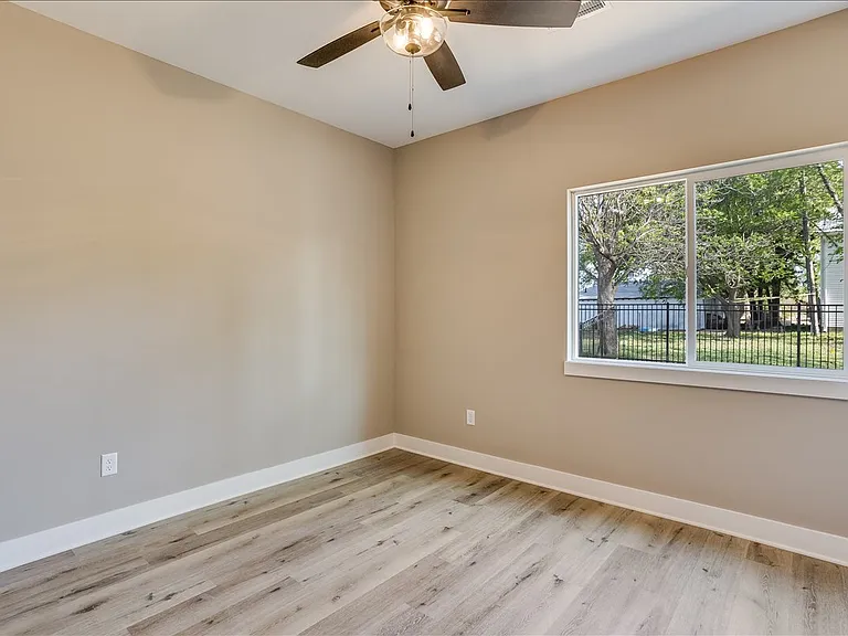 Auburn Villas — Photo 35