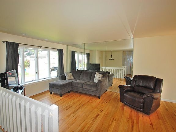 3rd image of 653 Monmouth Ave
