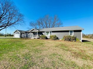 1578 E Pleasant Ridge Ln, Noble, IL 62868