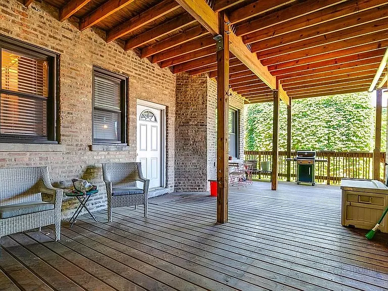 1216 W Thorndale Ave — Photo 12