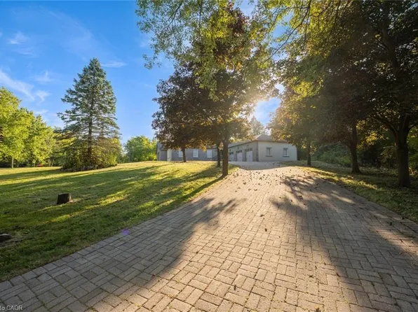 8 Ridgewood Dr, Richmond Hill, ON L4E 3M1