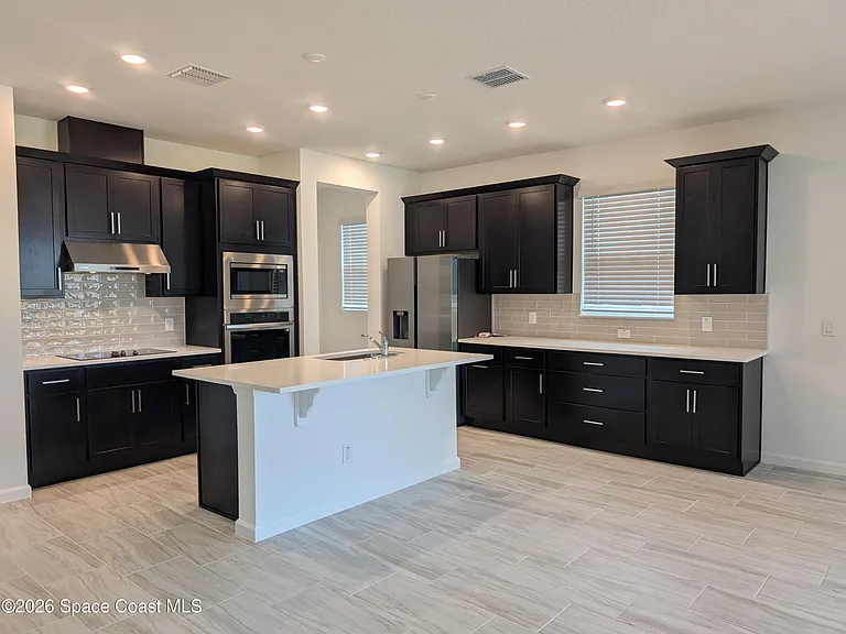 938 Soleway Ave NW — Photo 8