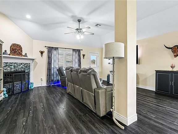 3rd image of 62 Ridgewood Dr