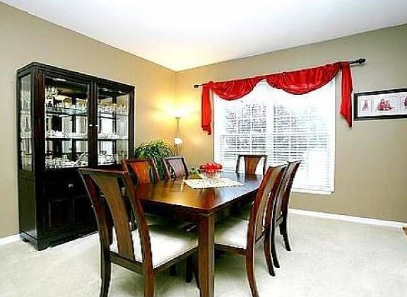 3rd image of 129 Magpie Ln