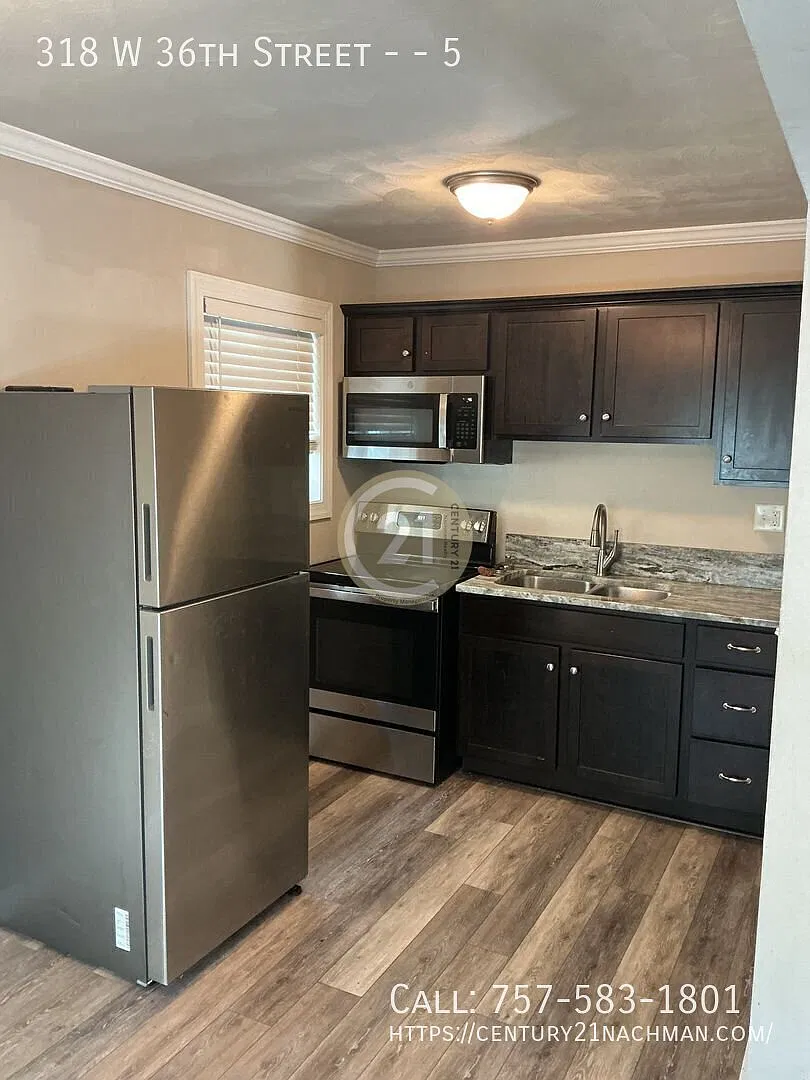 Spacious newly renovated two bedroom — Photo 4