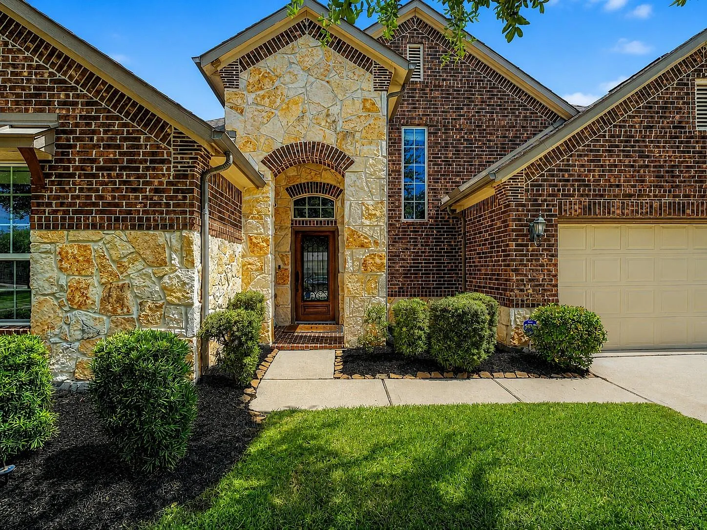 4 bed, 3.0 bath, 3350 sqft, $3,000 — Photo 4