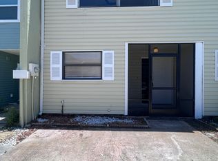 2820 S Pines Dr APT 127, Largo, FL 33771