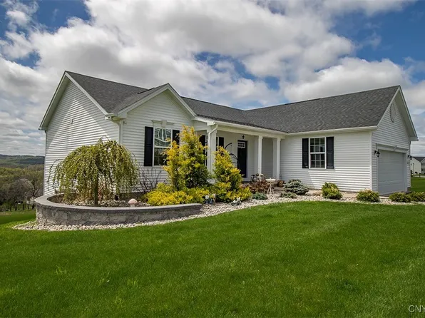 5537 Rolling Meadows Way, Camillus, NY 13031