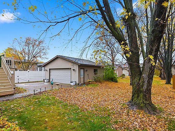 4th image of 45 Oxby Ln