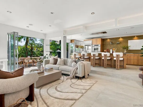 2582 Meadow Lark Dr, San Diego, CA 92123