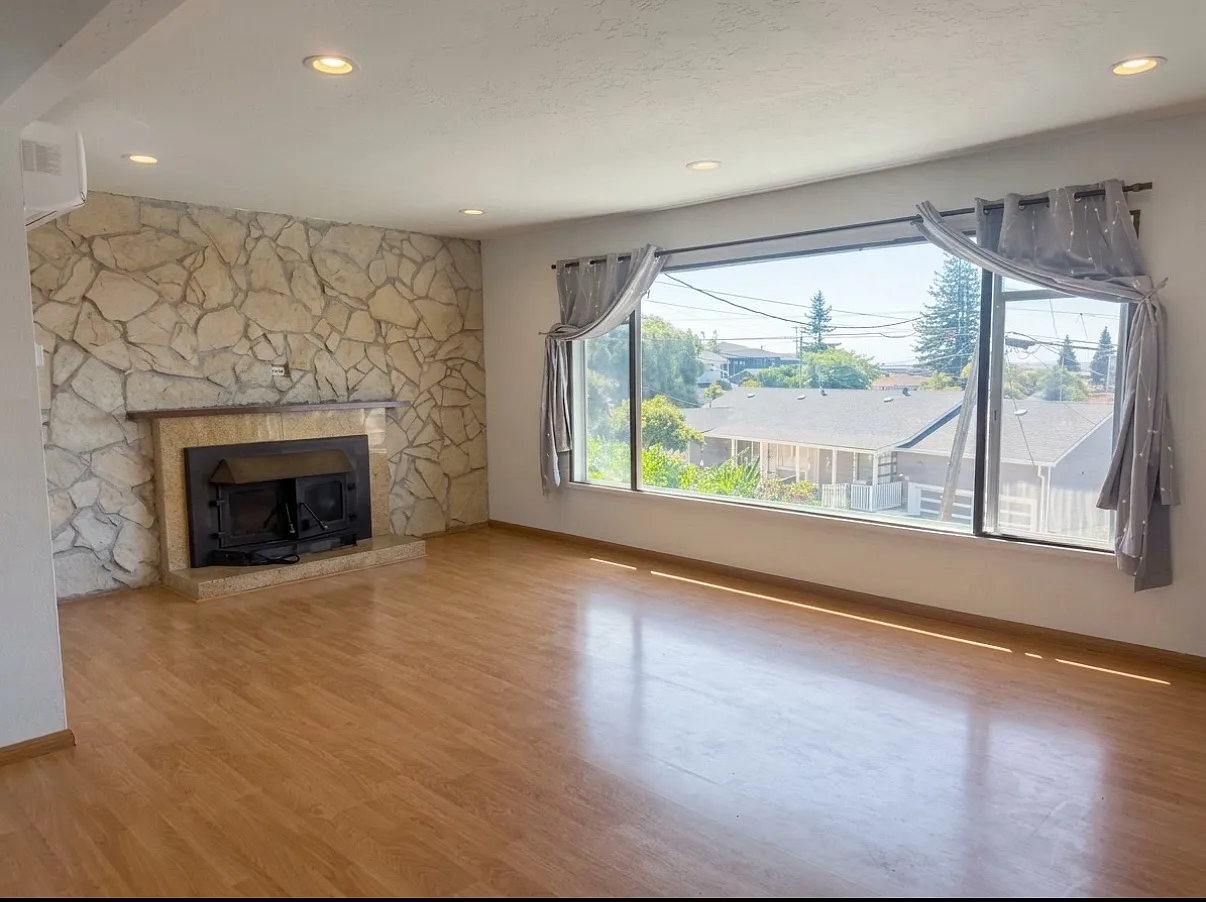 3 bed, 1306 sqft, $4,000 — Photo 3