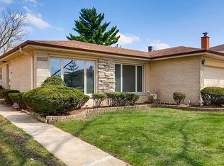 2221 Spruce Ave, Des Plaines, IL 60018