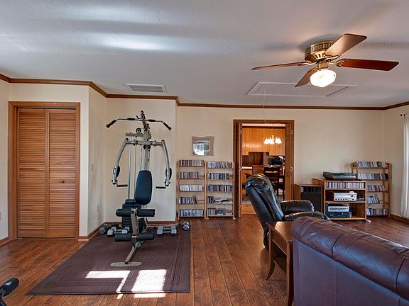 4th image of 101 Hilldale Dr