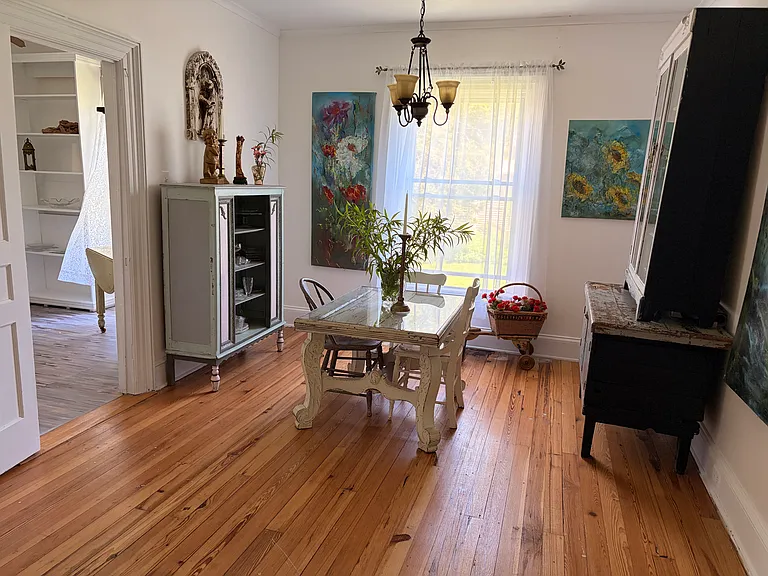 620 E Gansevoort St — Photo 11