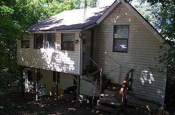 1st image of 605 SE Holbrook St APT 1