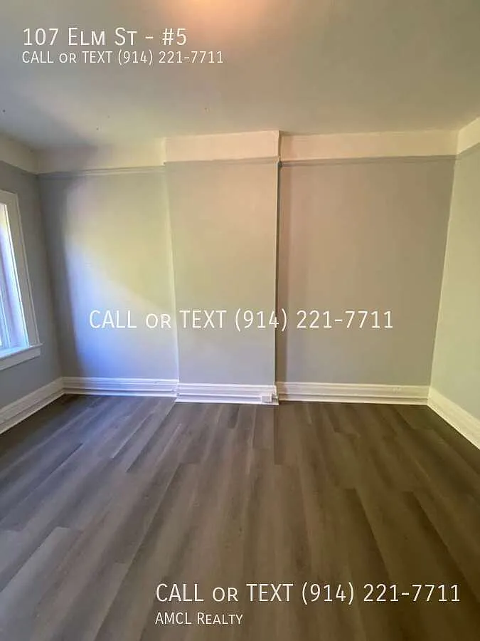 Building Photo - 107 Elm St #5
