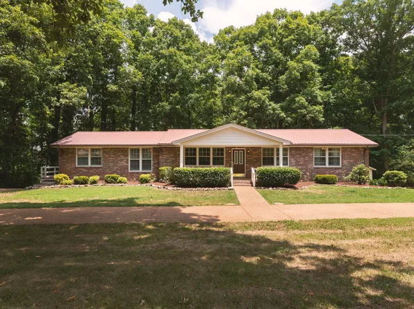 4401 Mockingbird Dr, Centerville, TN 37033