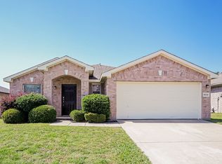 8024 Sartain Dr, Fort Worth, TX 76120