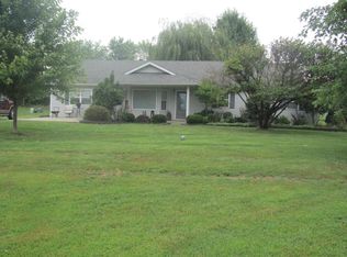 1443 Valley Rd, Bolivar, MO 65613