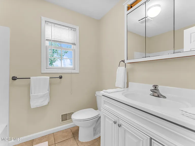 11 Cherry Tree Farm Rd #A — Photo 7
